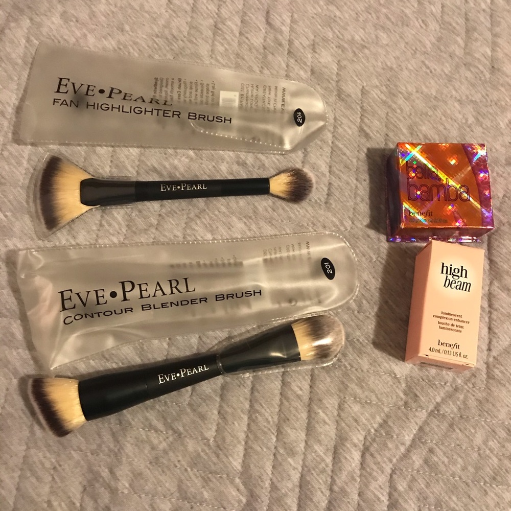 BRAND NEW Makeup brushes and Makeup